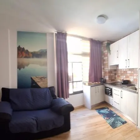 Estudio Helen And Peter *